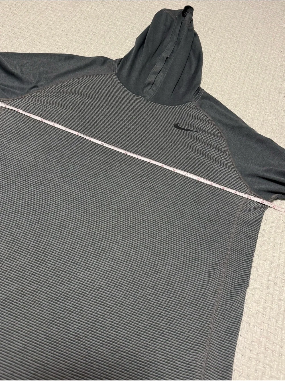 Nike Dri-Fit hooded long sleeve men’s large, grey.